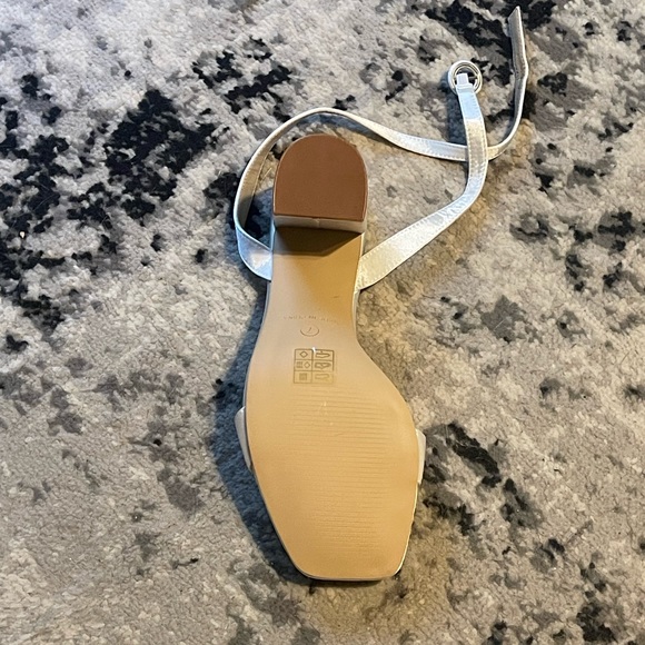 BRAND NEW - NEVER WORN Bridal/Wedding block heels - Picture 3 of 5